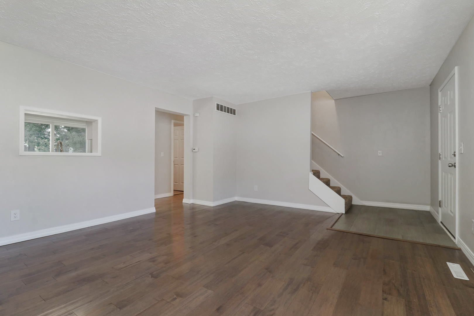 1407 Ridgeport Avenue Bloomington, IL 61704 - Photo 5 of 41
