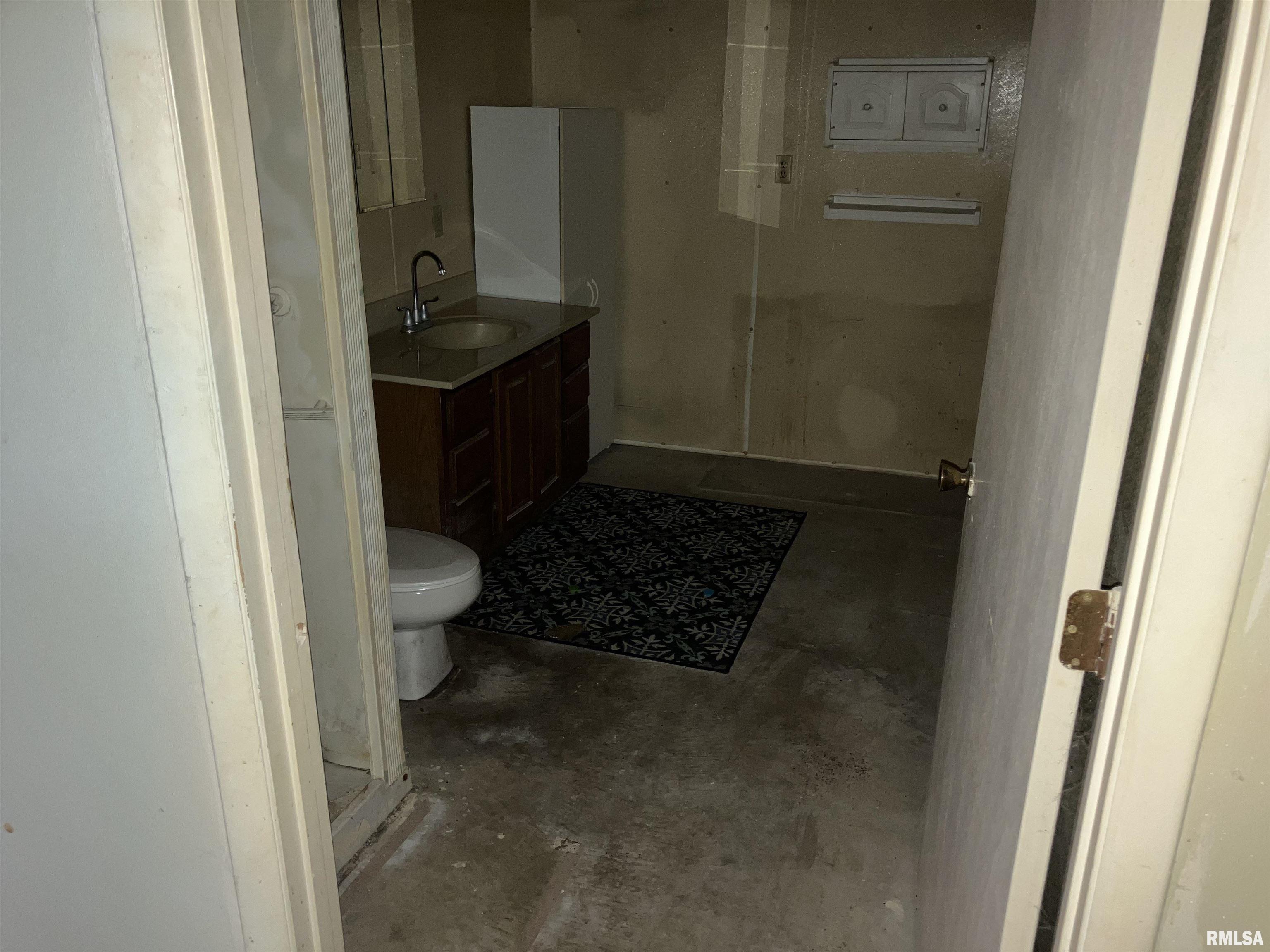 15376 Old Rte 36 Buffalo, IL 62515 - Photo 11 of 14 Gallery Image 11