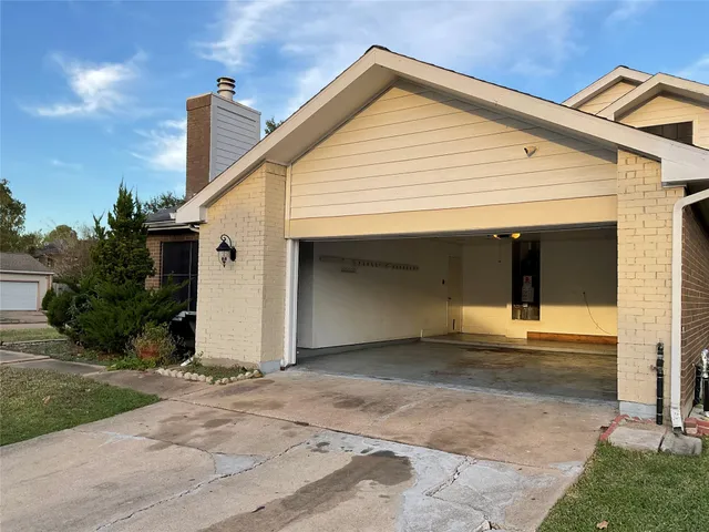 $2,500 | 3103 Ashford Bend Drive, Houston, TX 77082