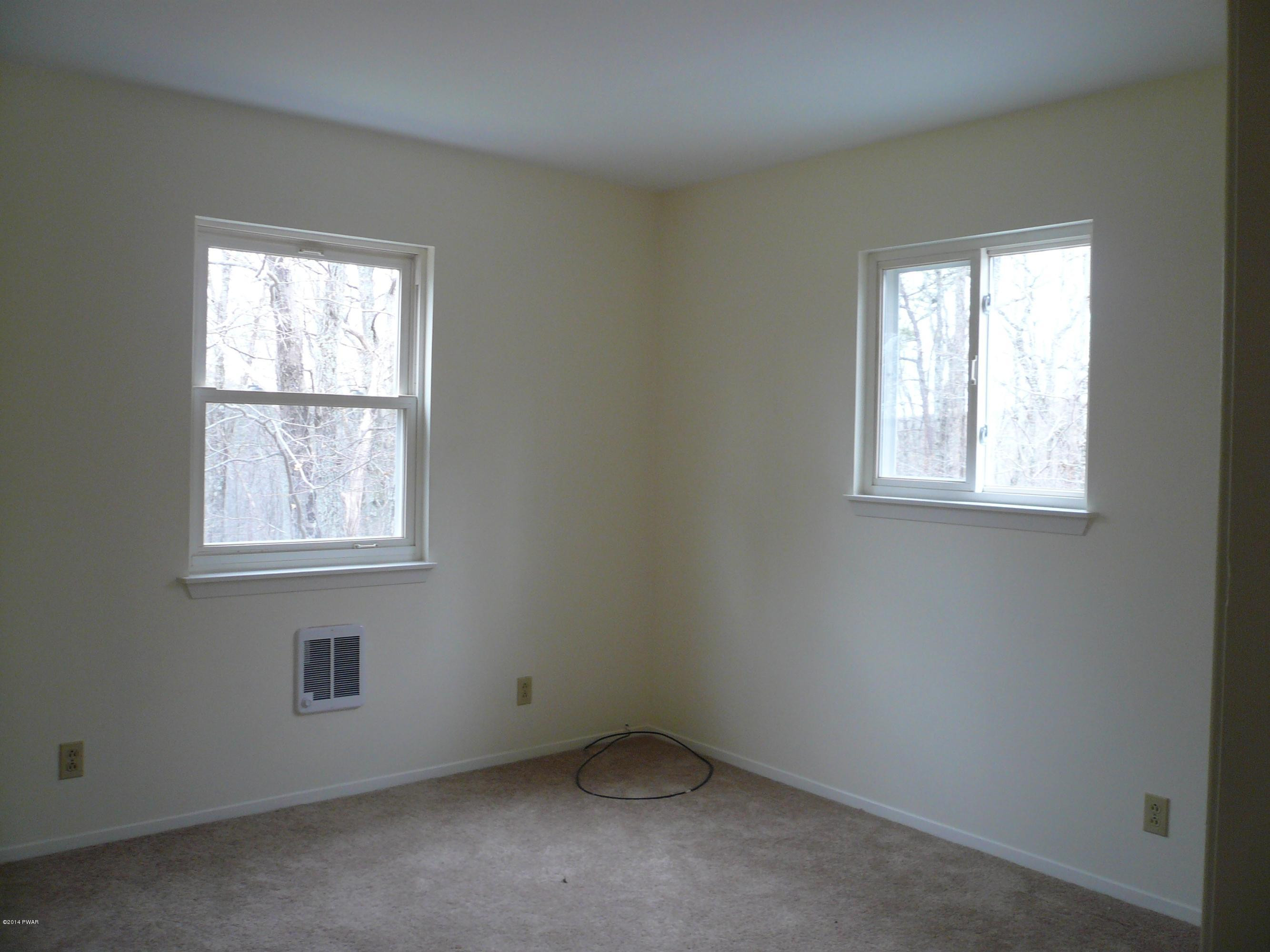 64 Spring Court Bushkill, PA 18324 - Photo 10 of 20