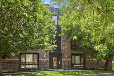 $445,000 | 4153 West Melrose Street, Unit 1E, Chicago, IL 60641