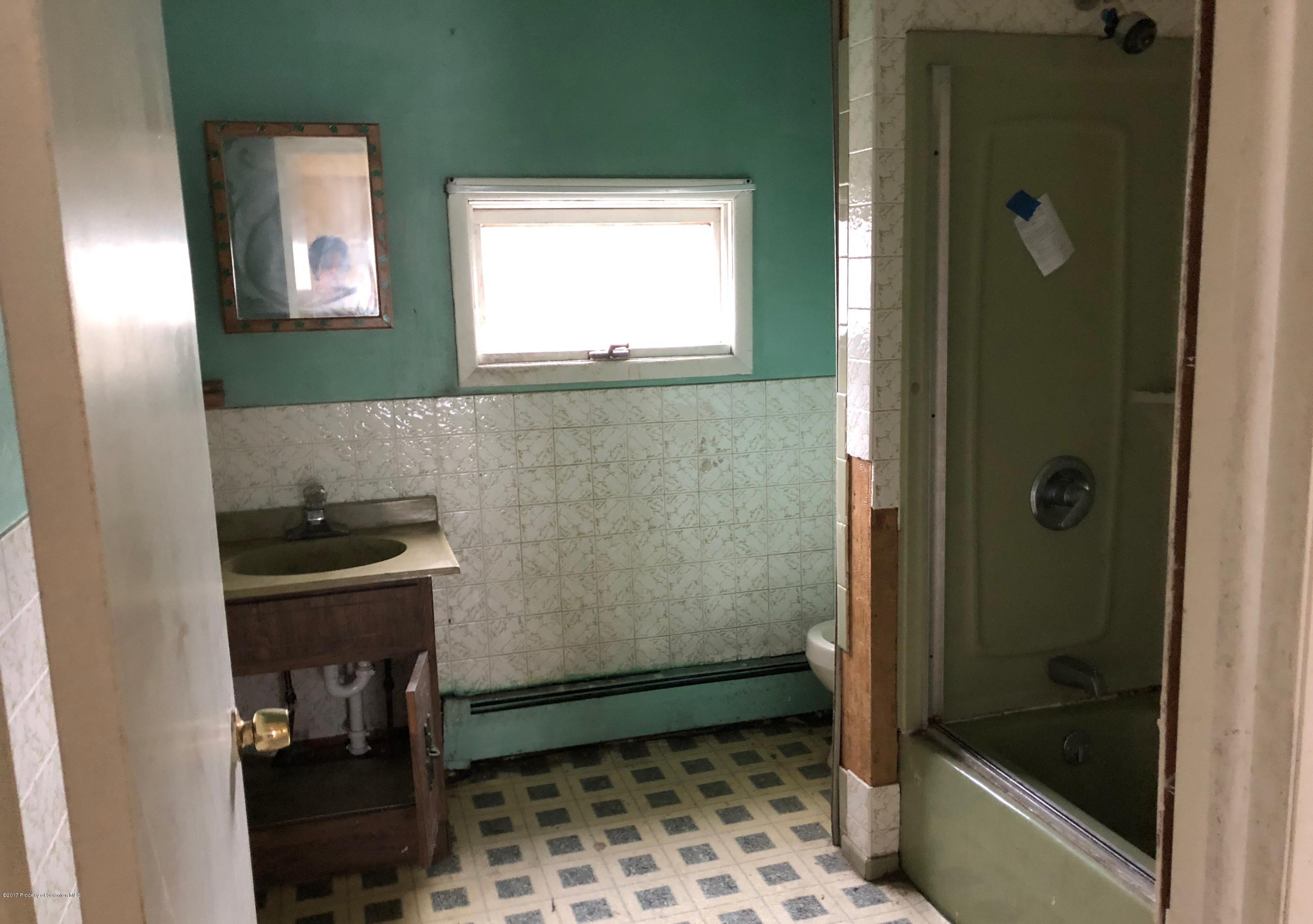507 Hampton Street Scranton, PA 18504 - Photo 12 of 13 Gallery Image 12