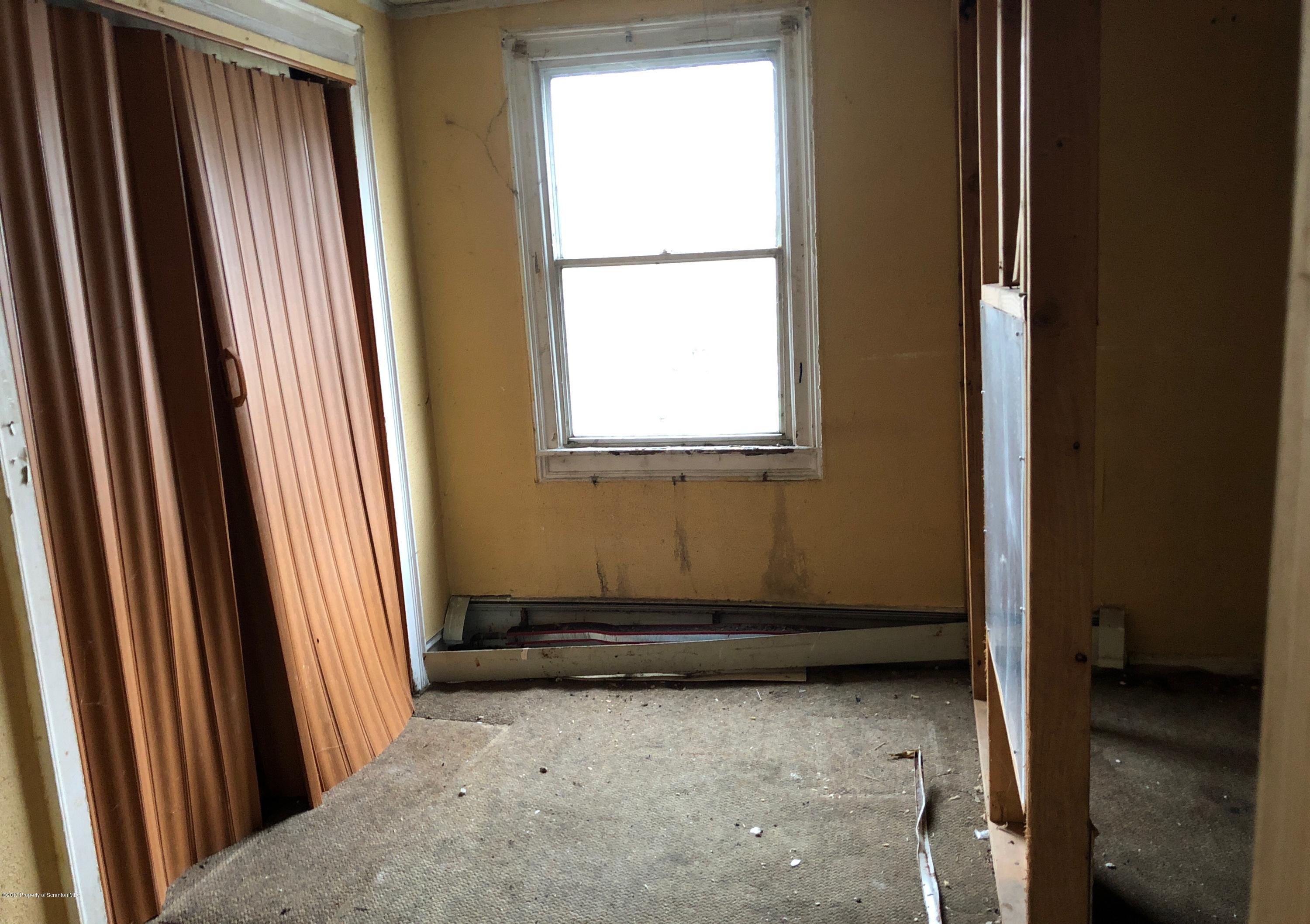507 Hampton Street Scranton, PA 18504 - Photo 2 of 13 Gallery Image 2
