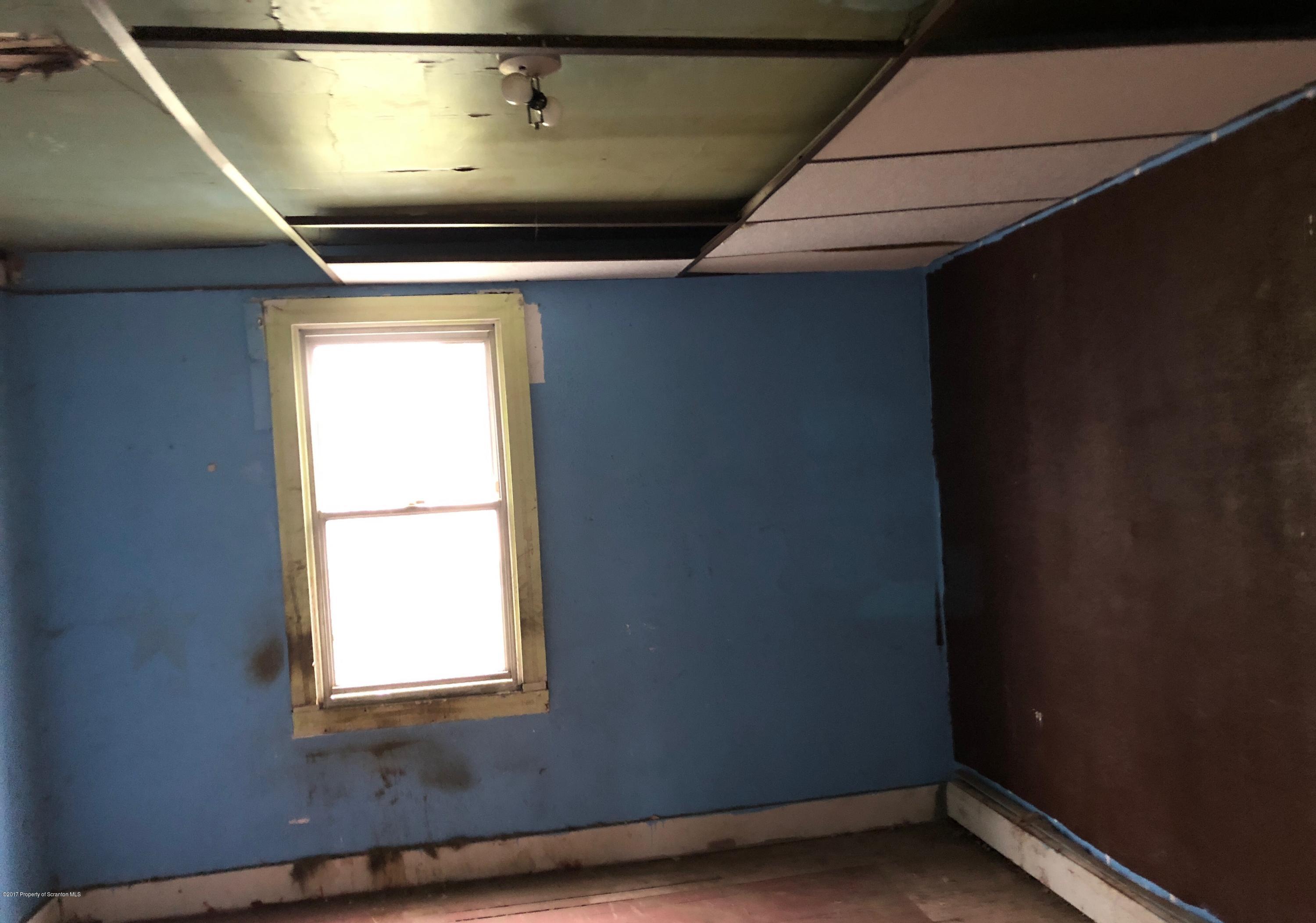 507 Hampton Street Scranton, PA 18504 - Photo 8 of 13 Gallery Image 8