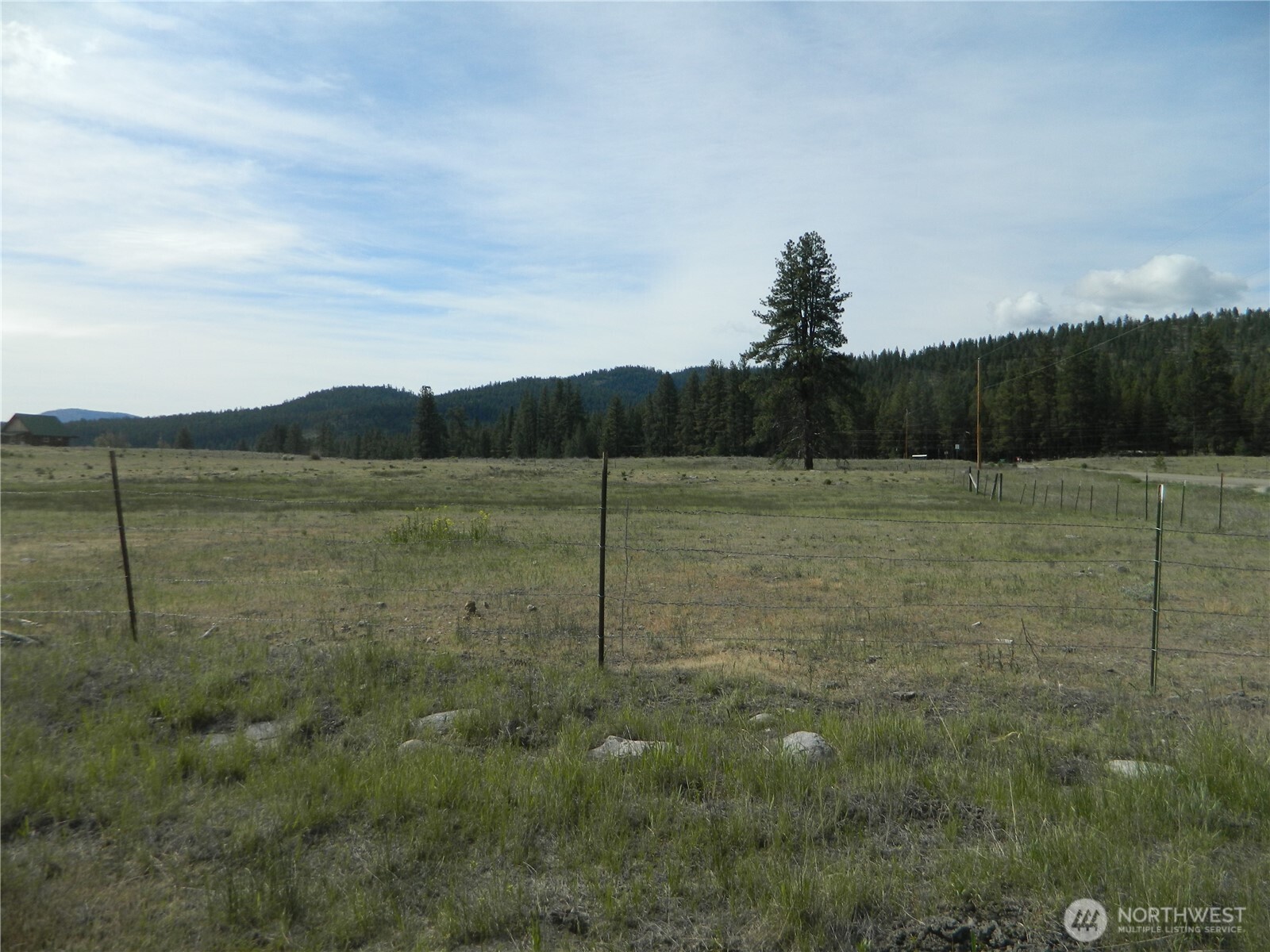 4 Duck Flats Road Tonasket, WA 98855 - Photo 5 of 6 a view of an outdoor space and a yard