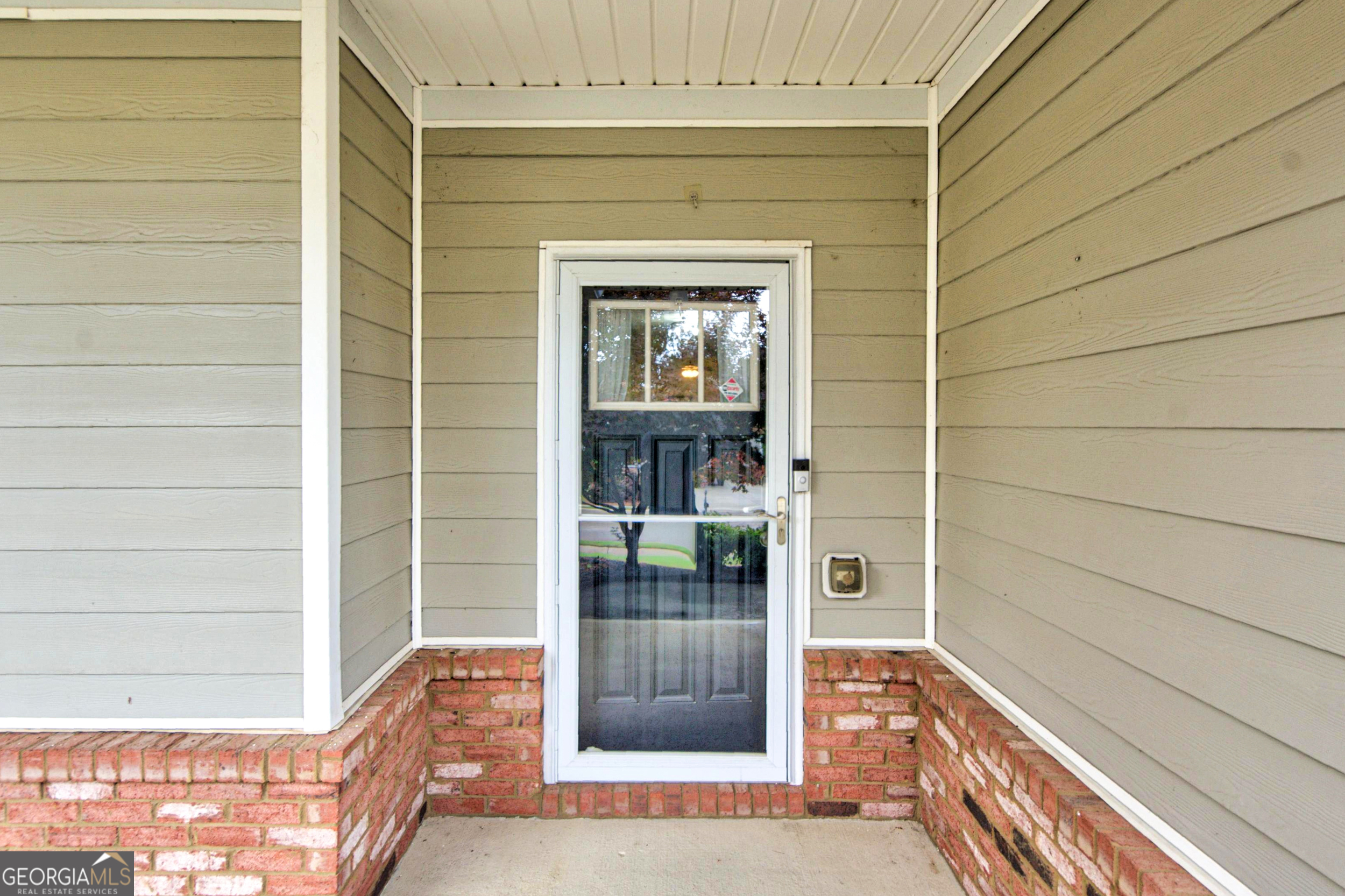 305 Victory Circle Commerce, GA 30529 - Photo 2 of 42