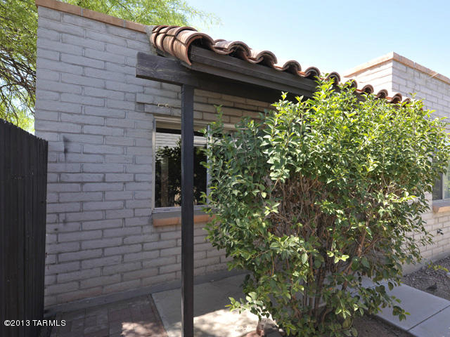 211 West Roger Road, Unit 13 Tucson, AZ 85705 - Photo 3 of 23