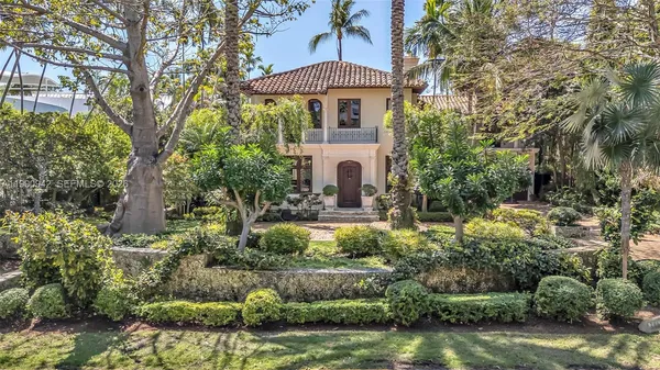 $8,200,000 | 3462 North Moorings Way, Miami, FL 33133