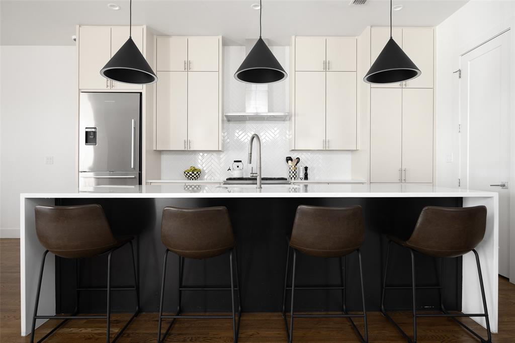 4511 Weldon Street Dallas, TX 75204 - Photo 5 of 32