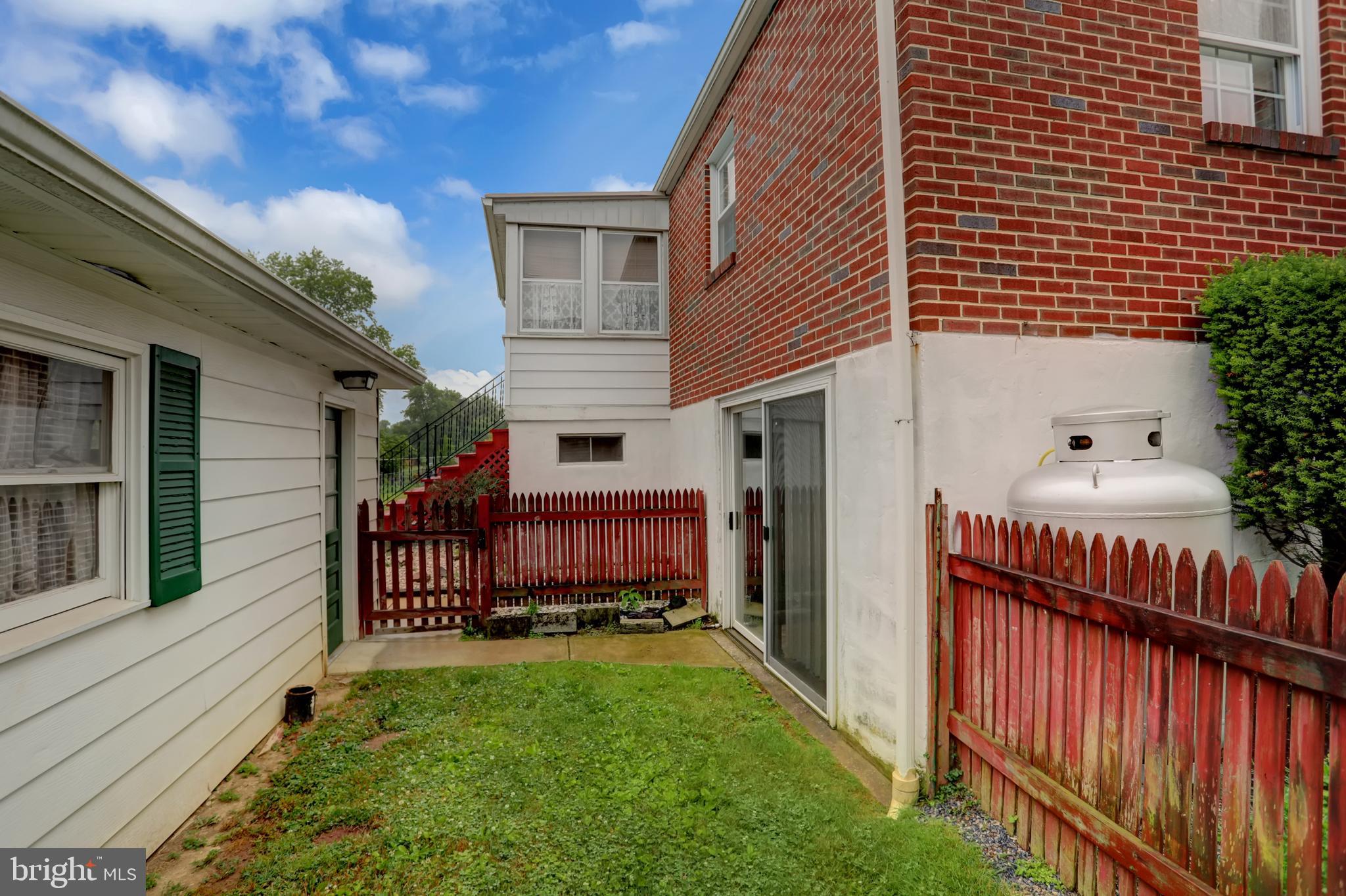 6204 Blue Ridge Avenue Harrisburg, PA 17112 - Photo 33 of 43 Fenced Area Off Family Room