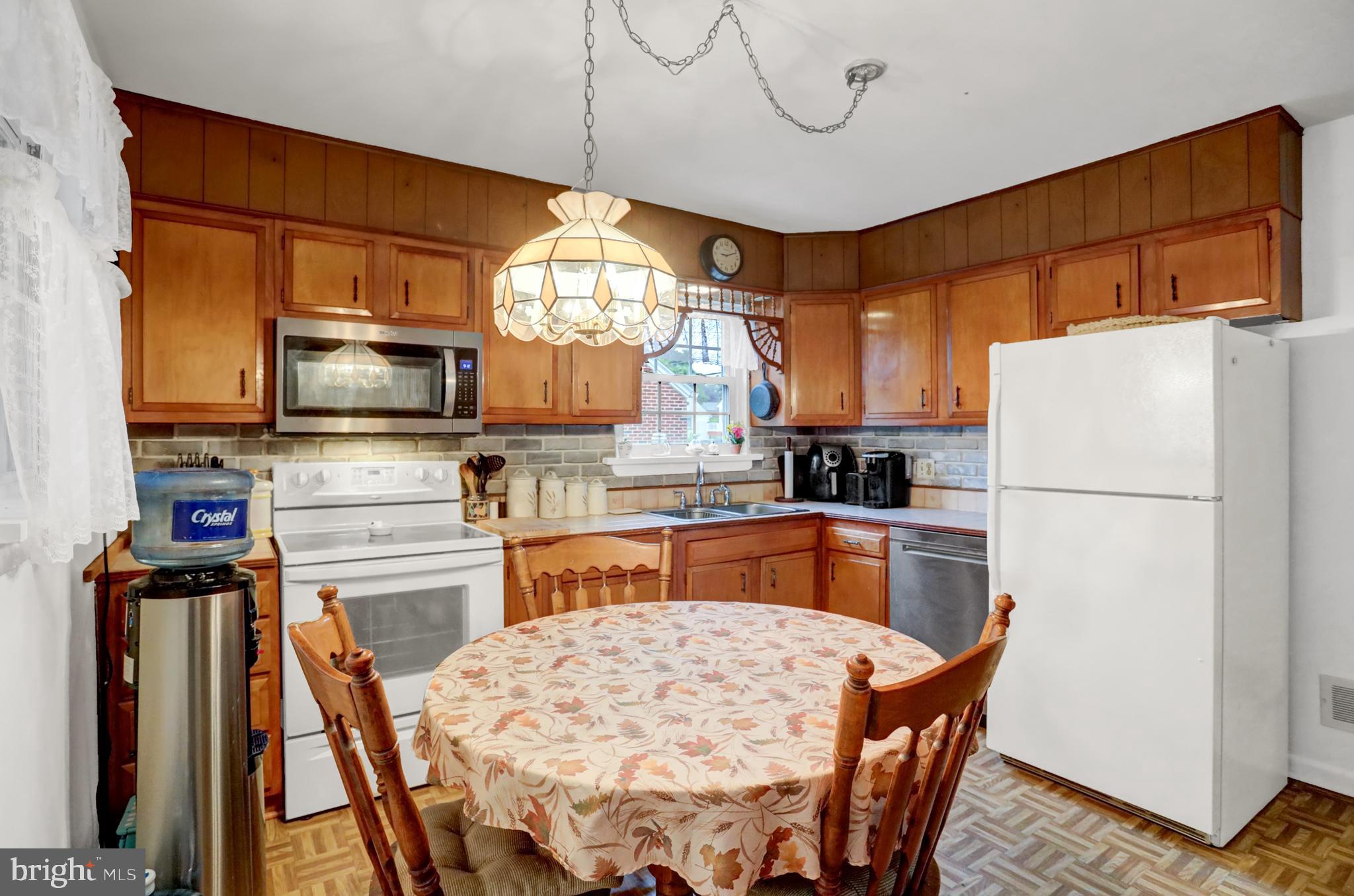6204 Blue Ridge Avenue Harrisburg, PA 17112 - Photo 9 of 43 Kitchen