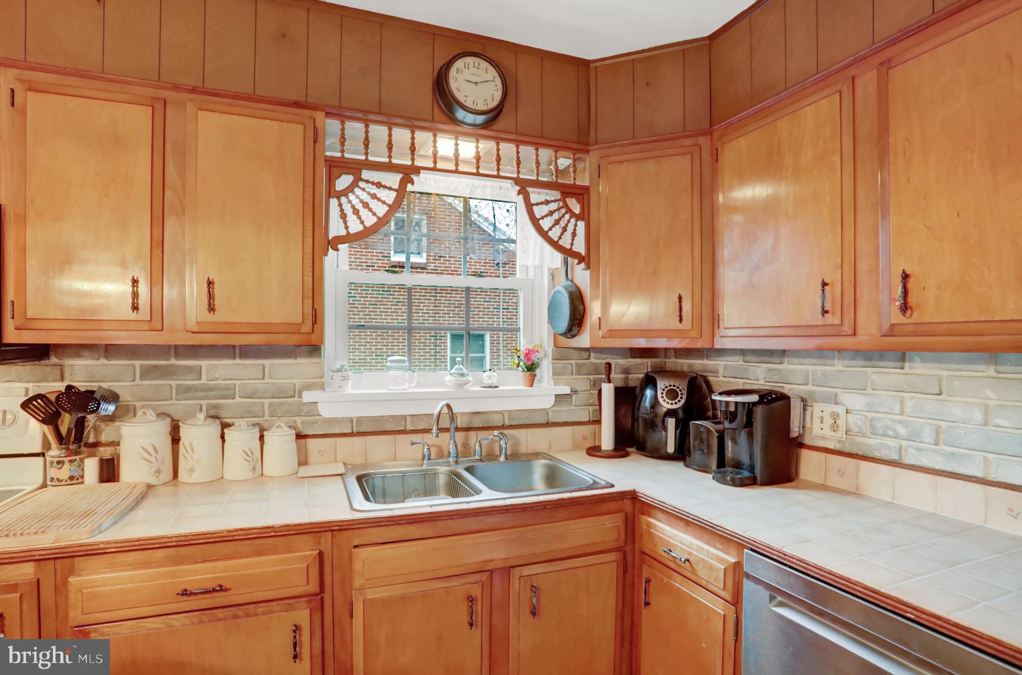 6204 Blue Ridge Avenue Harrisburg, PA 17112 - Photo 10 of 43 Kitchen