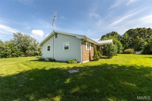$330,000 | 19501 State Rte M, Edgar Springs, MO 65462