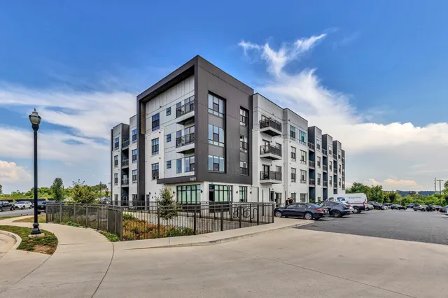 $2,300 | 1677 54th Avenue North, Unit 340, Nashville, TN 37209