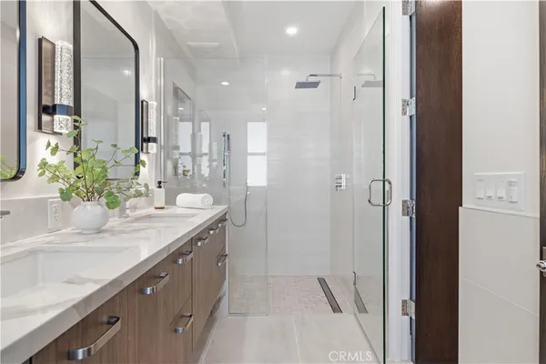 $1,879,000 | 2005 Mathews Avenue, Unit A, Redondo Beach, CA 90278