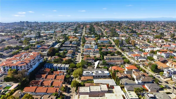 $1,879,000 | 2005 Mathews Avenue, Unit A, Redondo Beach, CA 90278