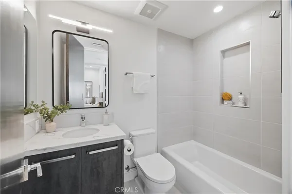 $1,879,000 | 2005 Mathews Avenue, Unit A, Redondo Beach, CA 90278