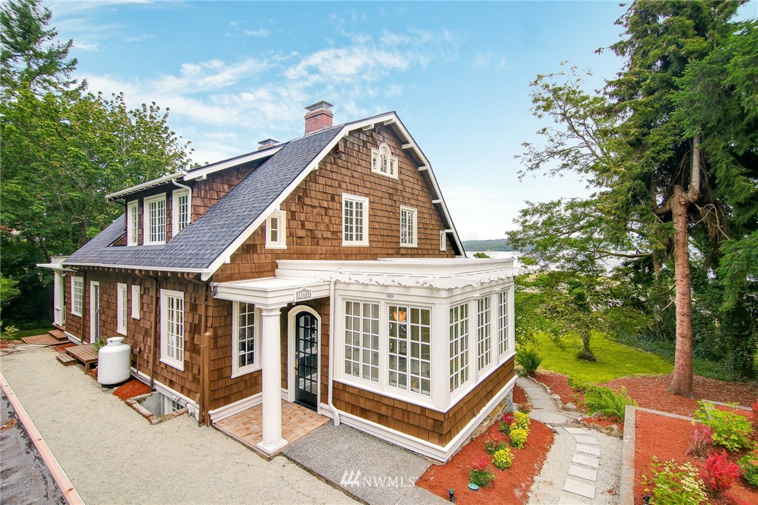 11608 Southwest Shawnee Road Vashon, WA 98070 - Photo 1 of 25 Gallery Image 1