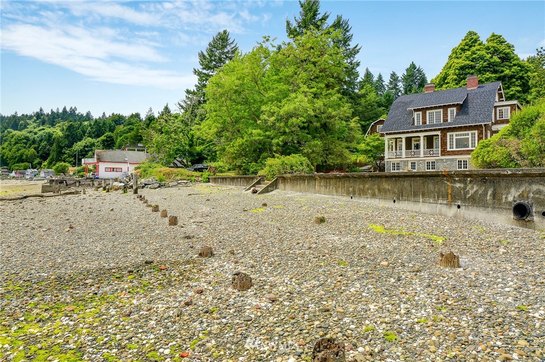 11608 Southwest Shawnee Road Vashon, WA 98070 - Photo 4 of 25 Gallery Image 4