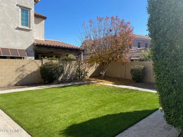 $2,800 | 1945 West Yellowstone Way, Chandler, AZ 85248