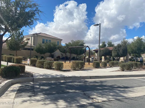 $2,800 | 1945 West Yellowstone Way, Chandler, AZ 85248