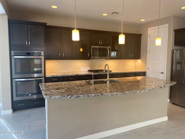 $2,800 | 1945 West Yellowstone Way, Chandler, AZ 85248