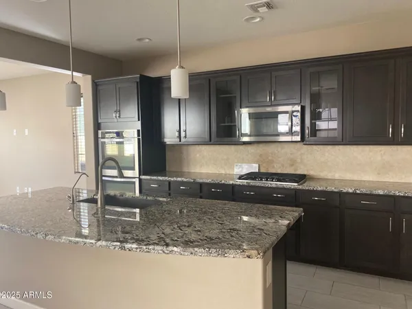 $2,800 | 1945 West Yellowstone Way, Chandler, AZ 85248