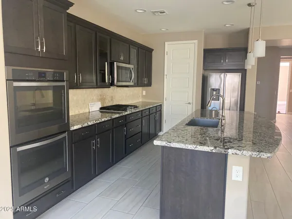 $2,800 | 1945 West Yellowstone Way, Chandler, AZ 85248