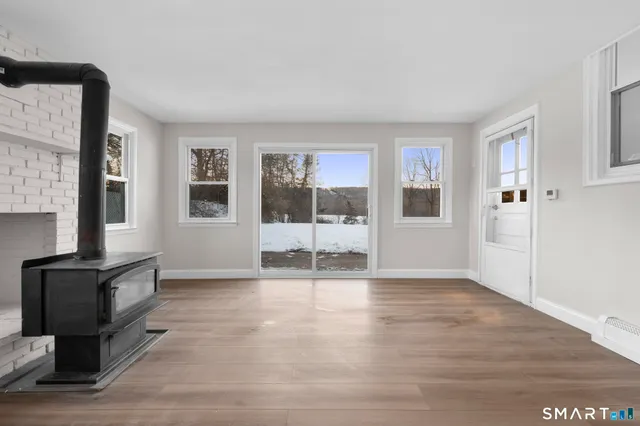 $375,000 | 556 Dunbar Hill Road, Hamden, CT 06514