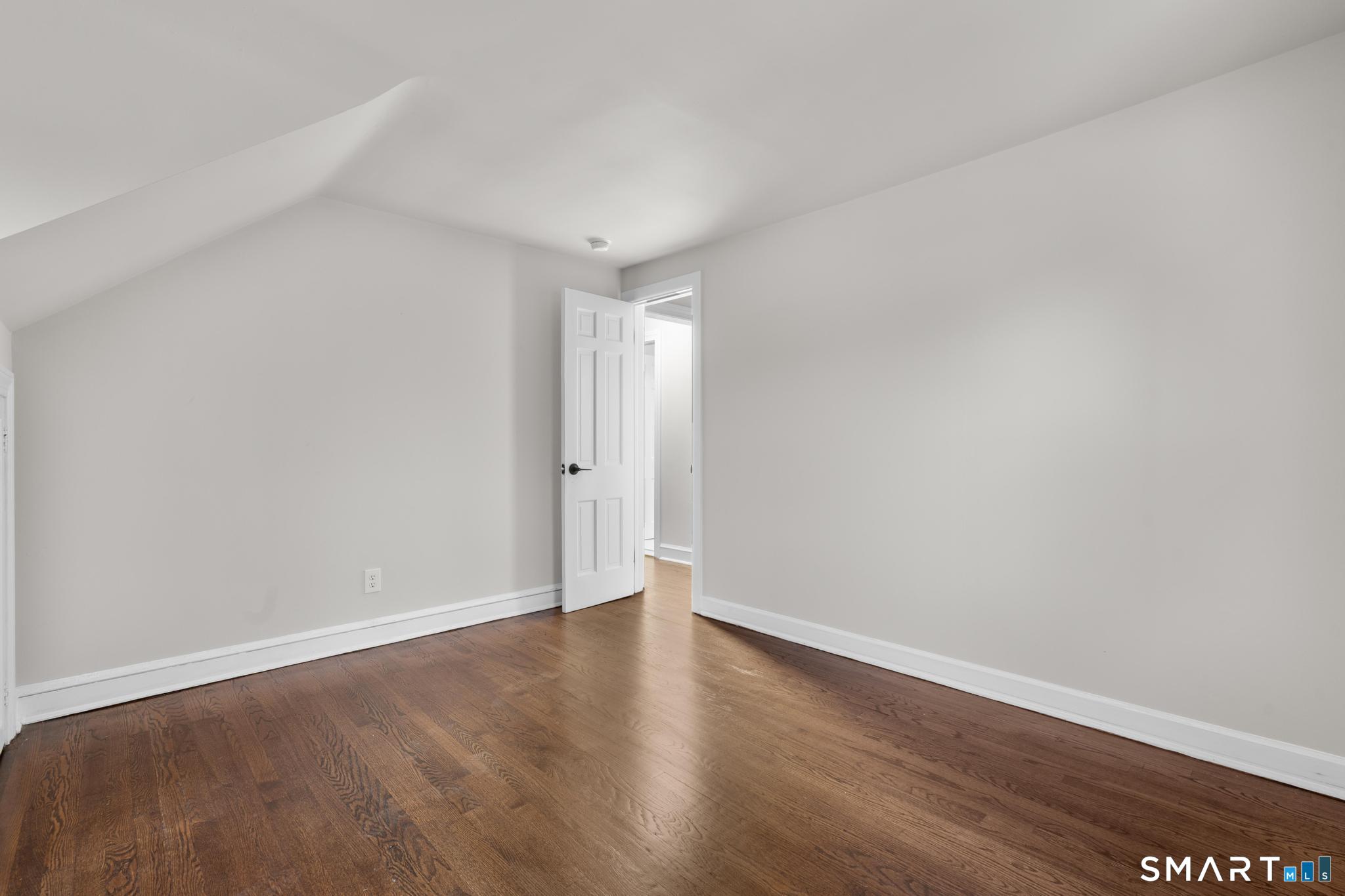 556 Dunbar Hill Road Hamden, CT 06514 - Photo 33 of 40