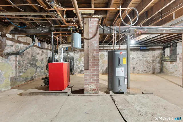 $375,000 | 556 Dunbar Hill Road, Hamden, CT 06514