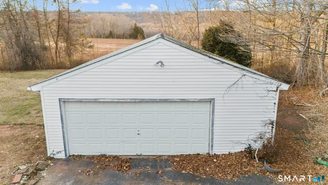 $375,000 | 556 Dunbar Hill Road, Hamden, CT 06514