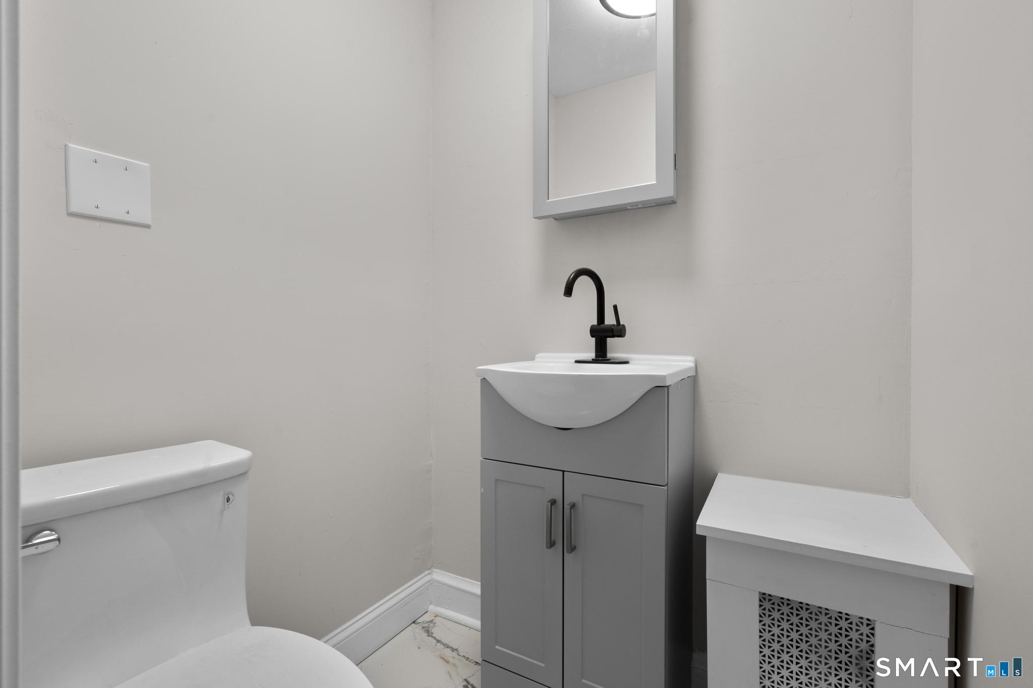 556 Dunbar Hill Road Hamden, CT 06514 - Photo 7 of 40