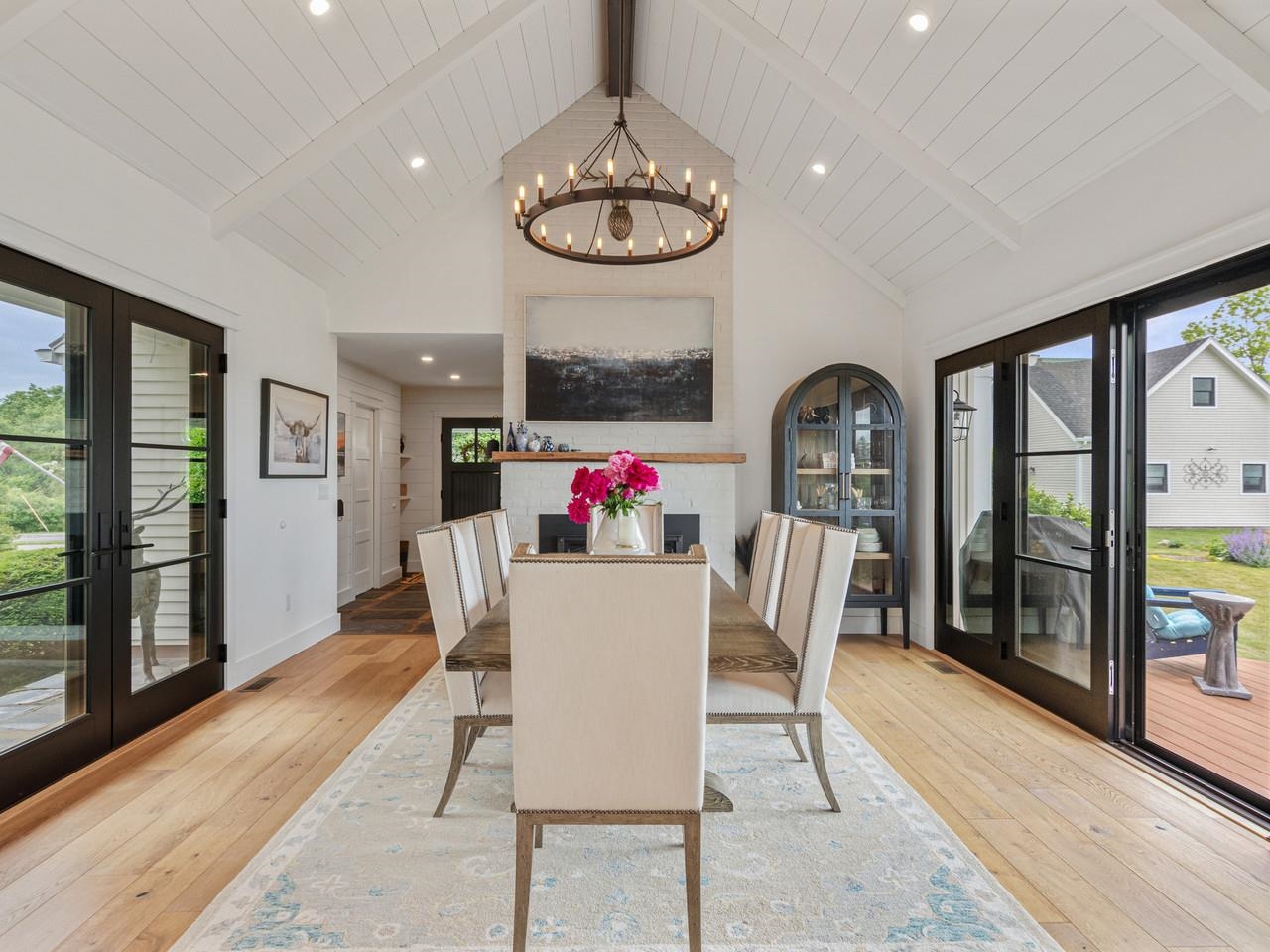 1549 Hinesburg Road South Burlington, VT 05403 - Photo 18 of 60