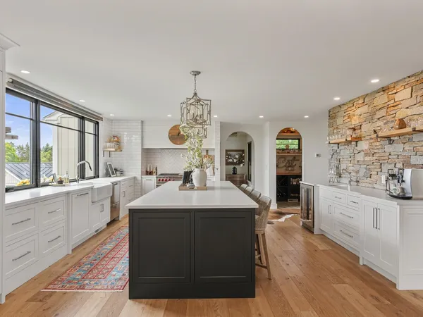 $2,100,000 | 1549 Hinesburg Road, South Burlington, VT 05403