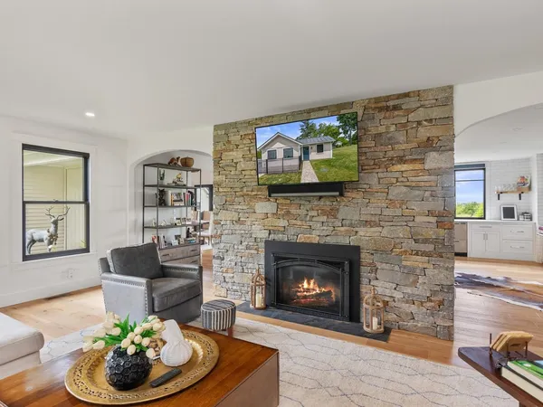 $2,100,000 | 1549 Hinesburg Road, South Burlington, VT 05403