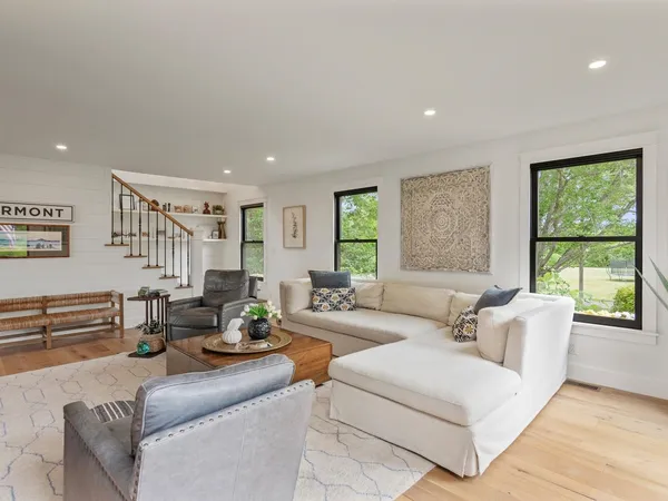 $2,100,000 | 1549 Hinesburg Road, South Burlington, VT 05403