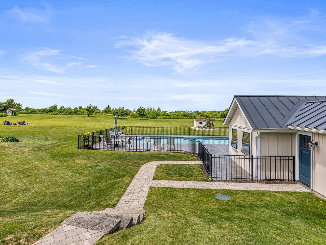 1549 Hinesburg Road South Burlington, VT 05403 - Photo 48 of 60