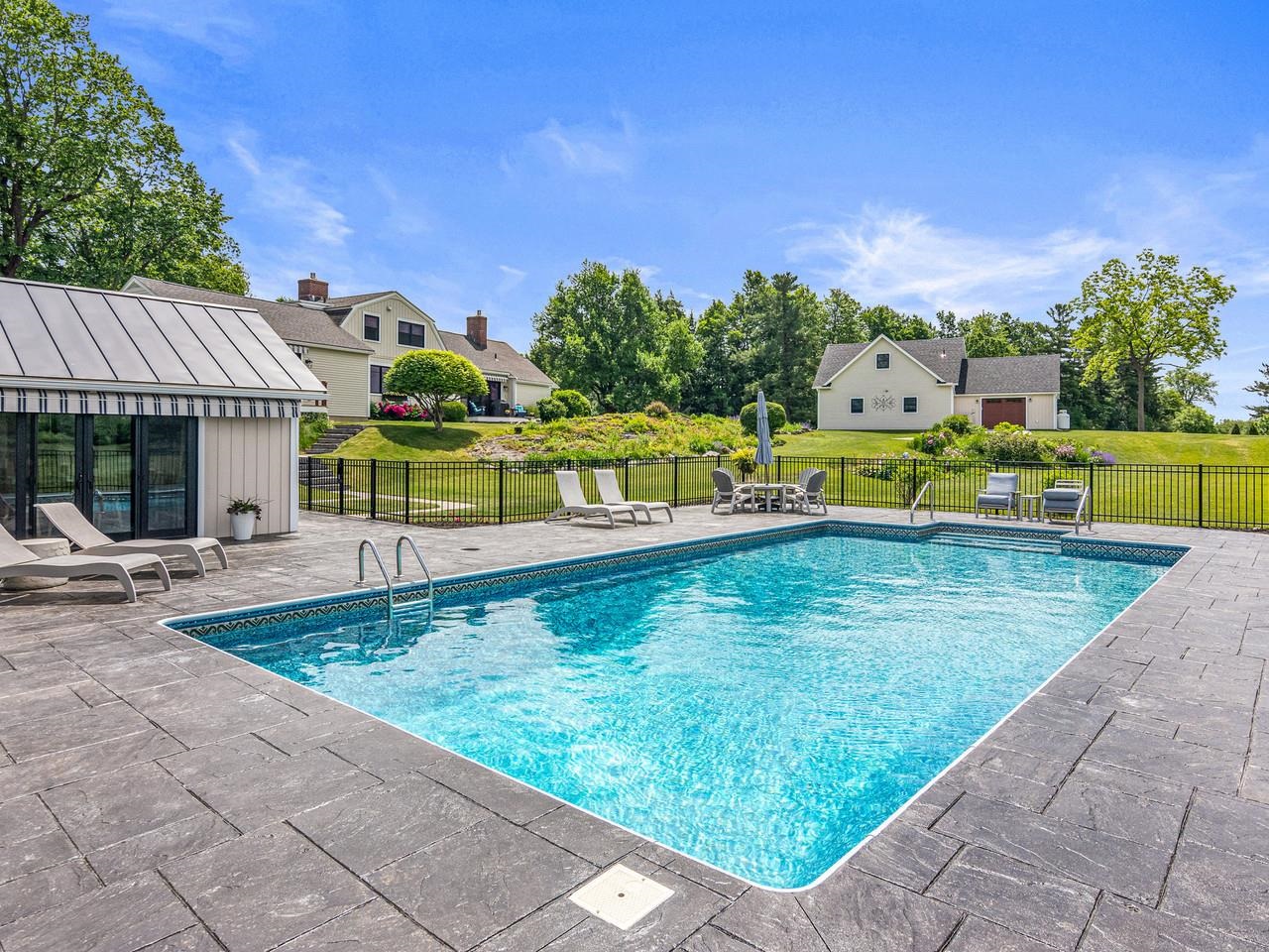 1549 Hinesburg Road South Burlington, VT 05403 - Photo 6 of 60