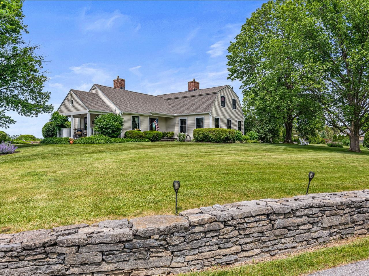 1549 Hinesburg Road South Burlington, VT 05403 - Photo 9 of 60