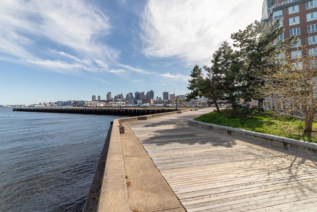 $670,000 | 42 8th Street, Unit 3208, Boston, MA 02129