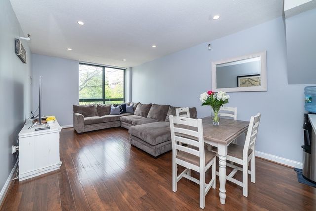 $670,000 | 42 8th Street, Unit 3208, Boston, MA 02129