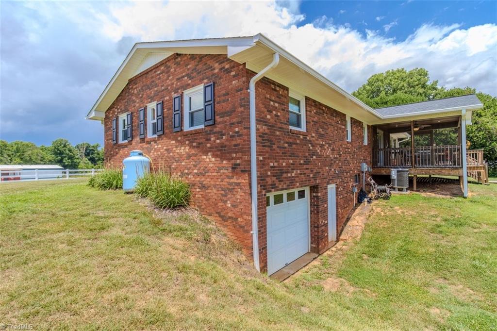 211 Parsons Road Wilkesboro, NC 28697 - Photo 6 of 48