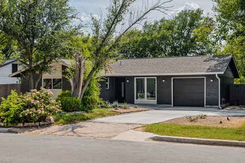 $700,000 | 5210 Gladstone Drive, Austin, TX 78723
