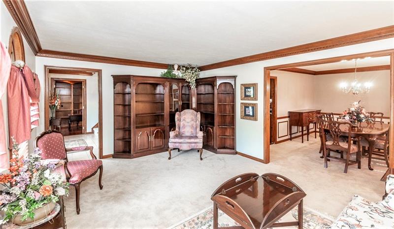366 Cobblestone Circle McKees Rocks, PA 15136 - Photo 3 of 25 Gallery Image 3