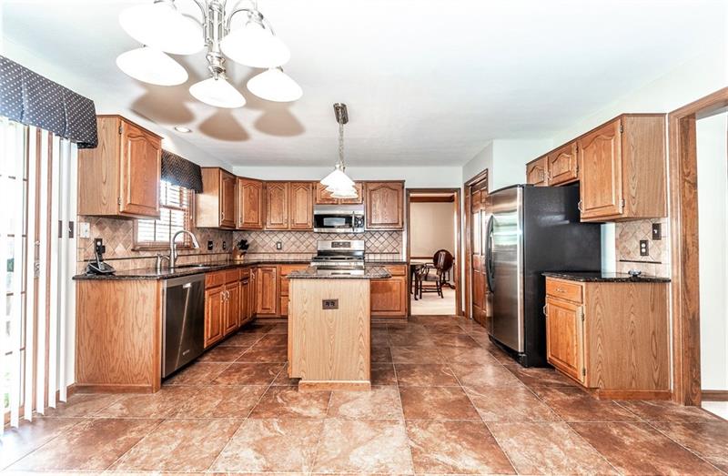 366 Cobblestone Circle McKees Rocks, PA 15136 - Photo 5 of 25 Gallery Image 5