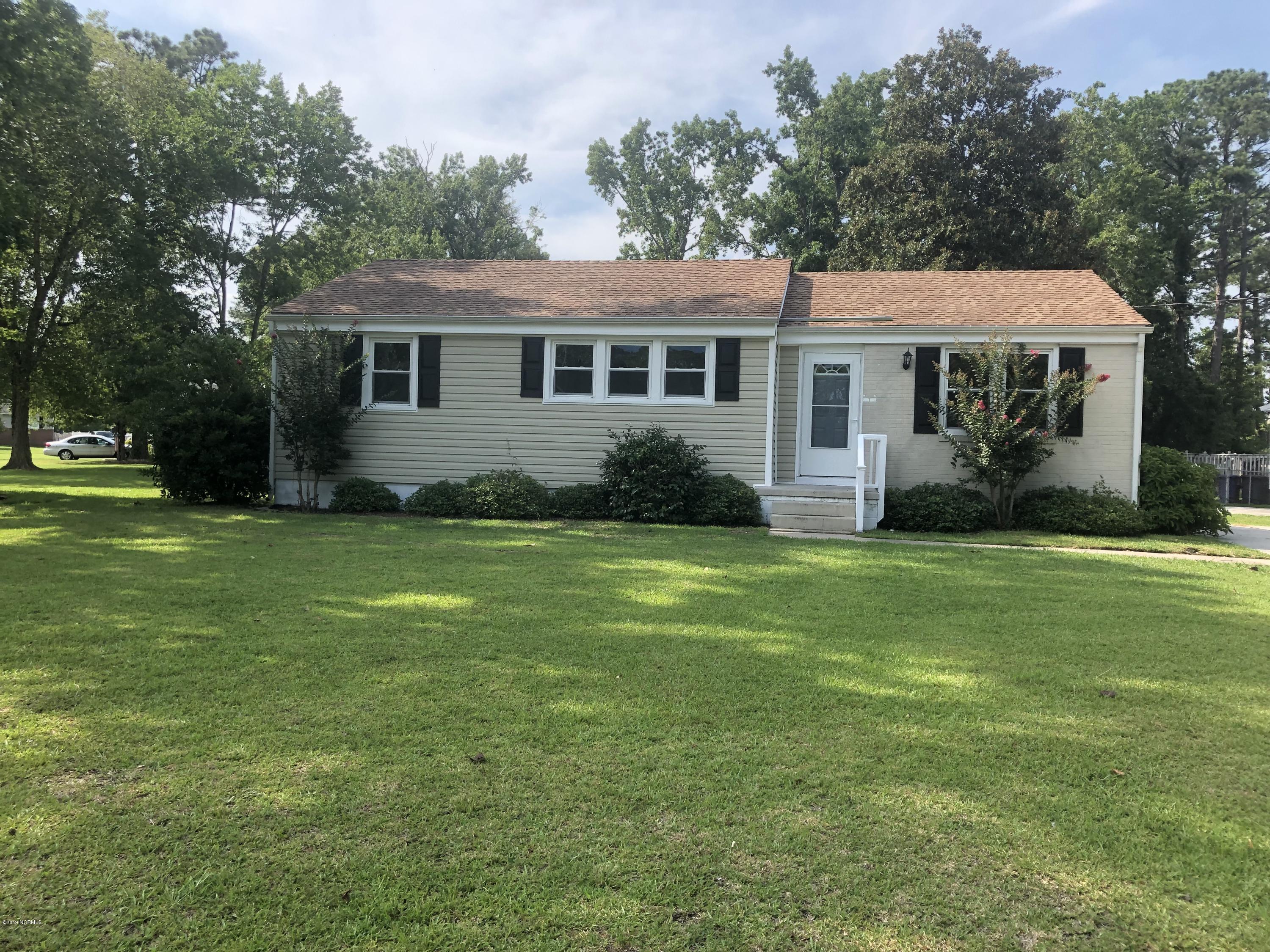 401 Cheyenne Road Jacksonville, NC 28540 - Photo 3 of 19 8B44FF9D-5672-40E9-8FFD-6AA3B4B8413A