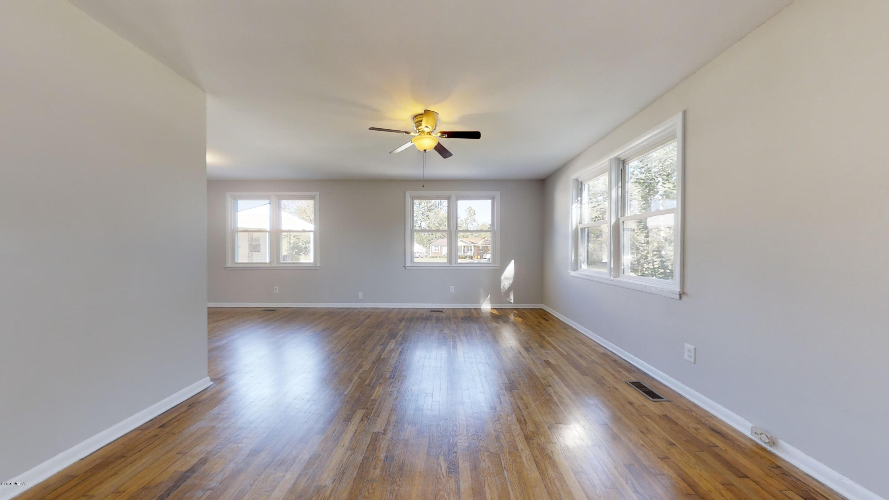 401 Cheyenne Road Jacksonville, NC 28540 - Photo 5 of 19 401-Cheyenne-Rd-10212019_155946