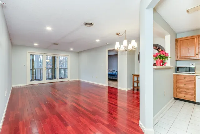 $385,000 | 9 Bartemus Trail, Unit 303, Nashua, NH 03063