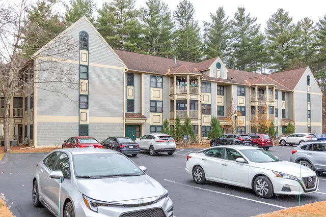 $385,000 | 9 Bartemus Trail, Unit 303, Nashua, NH 03063